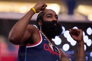 率队苦苦追分！哈登打满首节 7中4得13分2板1断&罚球5中5