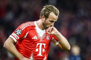 西媒：沙特携巨额报价加入争夺凯恩，巴萨无力匹配已放弃引进