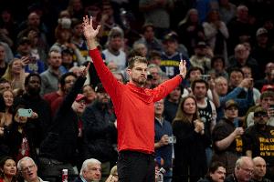 媒体人：送给雷霆赛季首败 现在开拓者肯定觉得能赢任何队