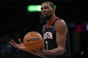 杜兰特谈被包夹：大家别总想着把球传给我 自己也要主动创造机会