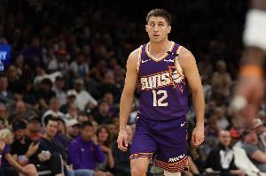 外线开火！吉莱斯皮三分10中4拿到13分6板4助 次节独得12分