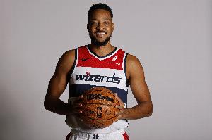 高开低走！麦科勒姆19中9拿到25分 下半场7中1仅2分