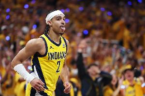 不在状态！内姆哈德20投7中拿到22分6助 三分9中2